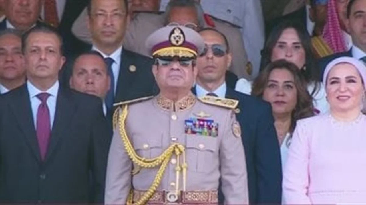 السيسي يكشف عن خسائر مصر في أحداث 2011 وتضخم سعر الدولار